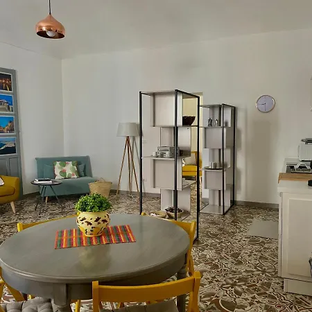 Be Ortigia アパート *